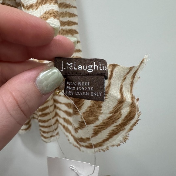J Mclaughlin Reed Scarf NEW $98 100% Wool Shaw Brown Stripe Ivory - Picture 3 of 5